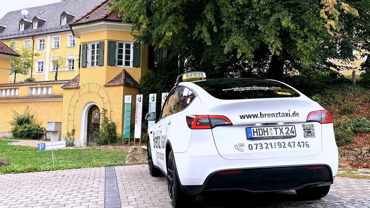 Brenz Taxi vor einer Rehaklinik